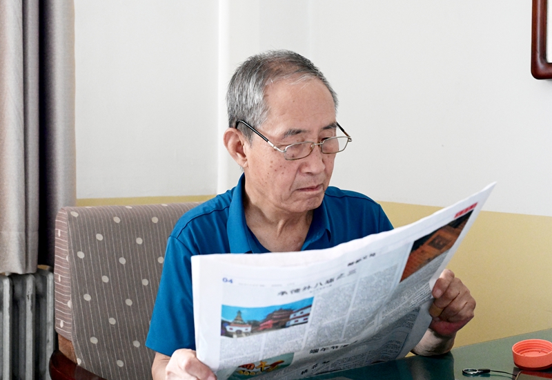 《清徐老年》编委会主任、县政协原副主席戴受轩