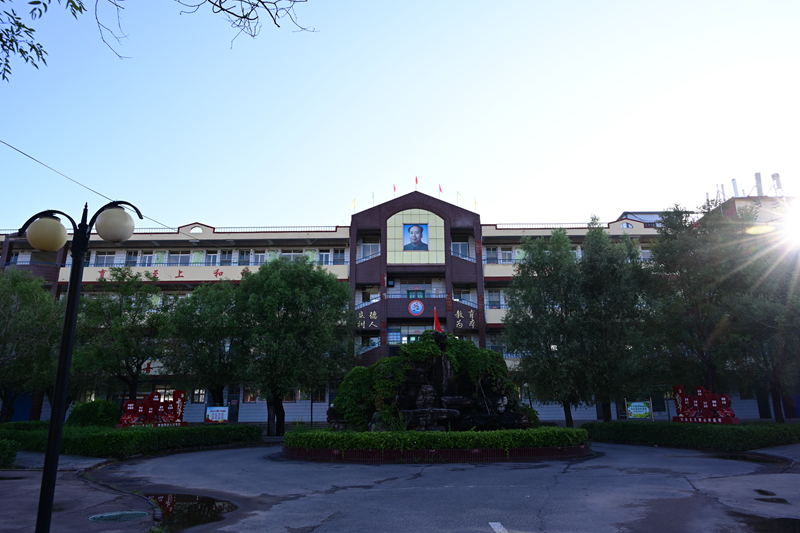 清中校园的品格(图1) 清中校园的品格(图1)